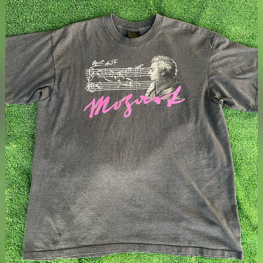 Vintage Wolfgang Amadeus Mozart
T-Shirt Size XL Classical Composer
1993 90s